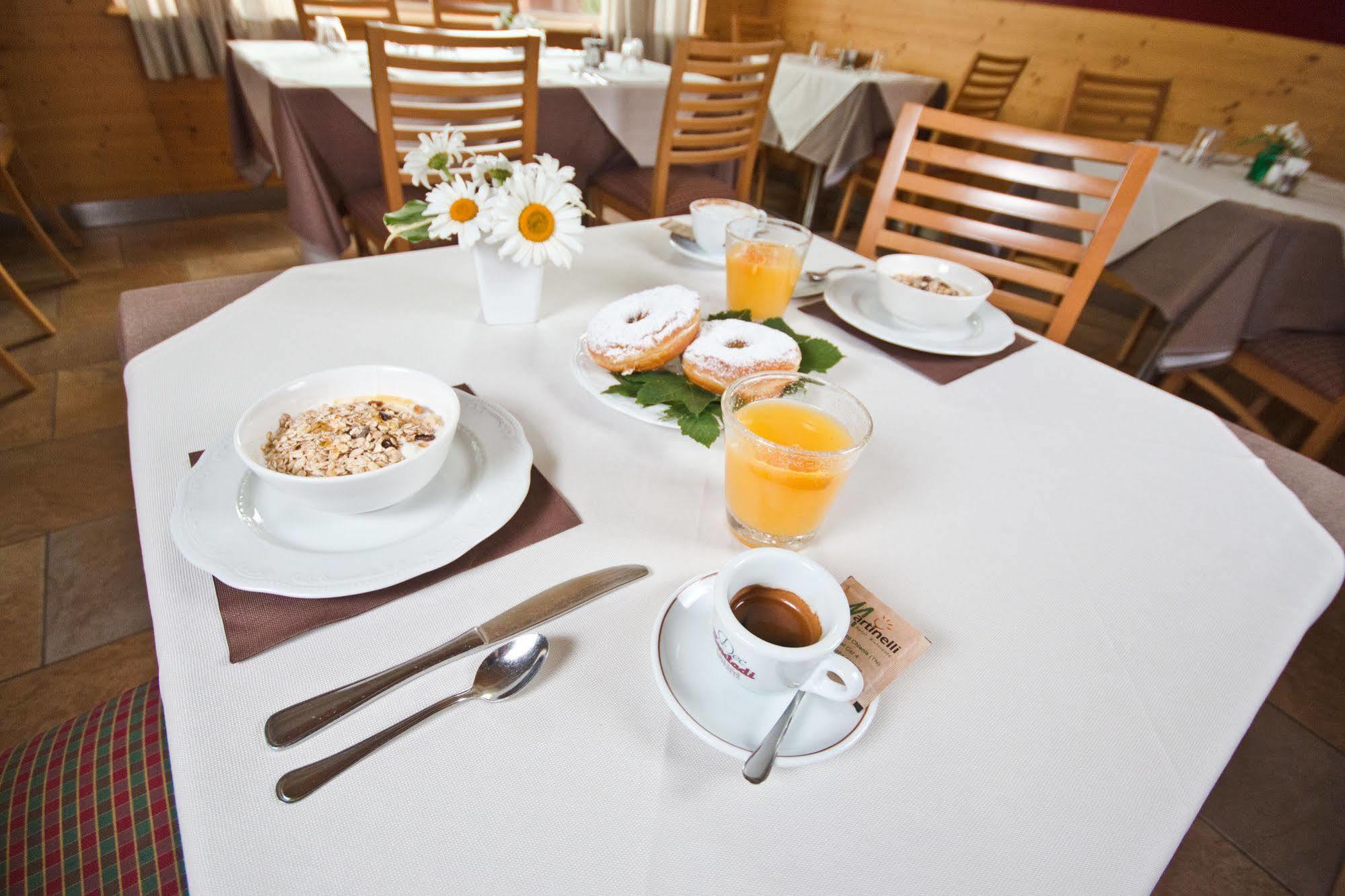 Hotel Martinelli Ronzo-Chienis Extérieur photo