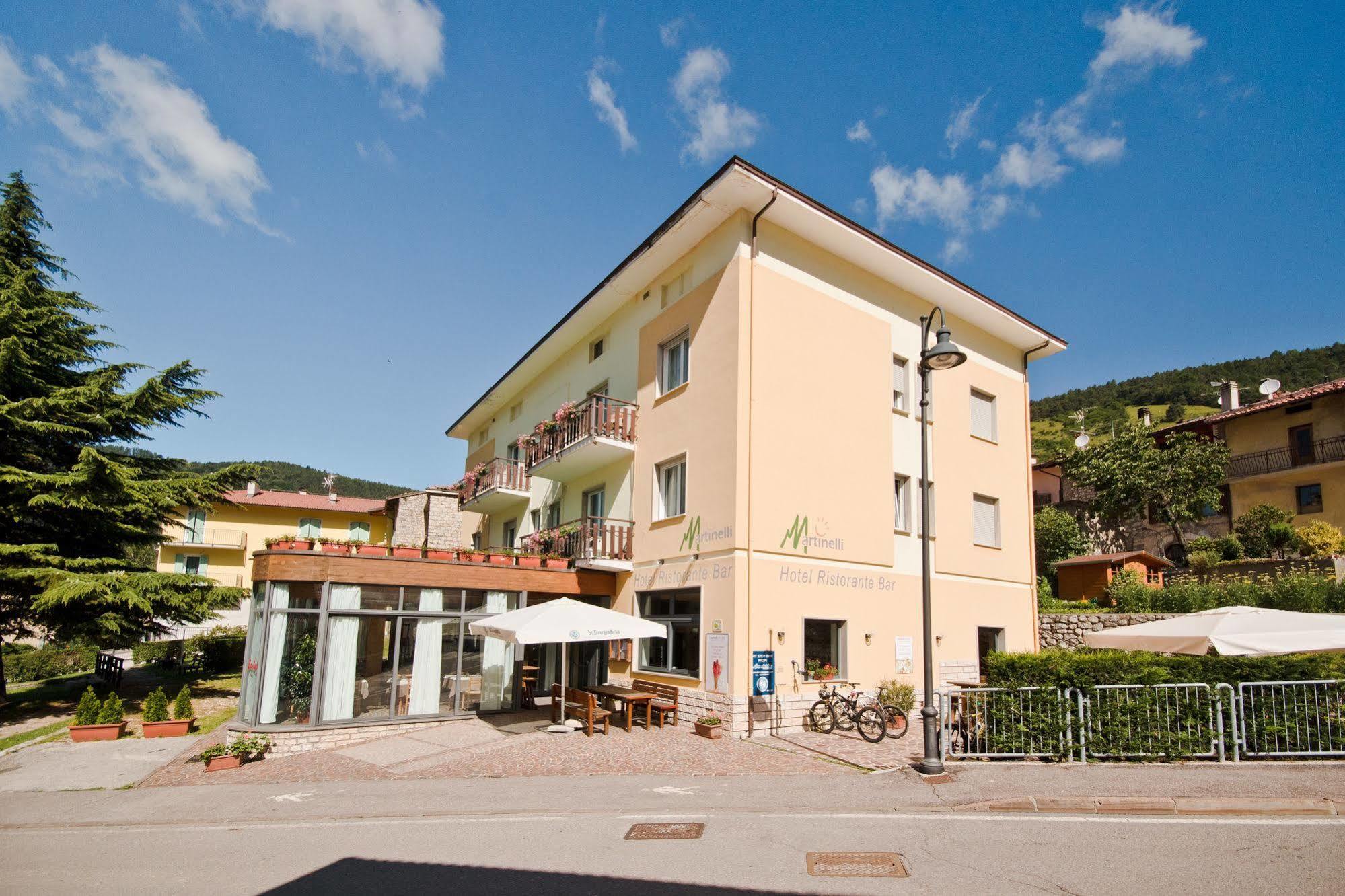 Hotel Martinelli Ronzo-Chienis Extérieur photo